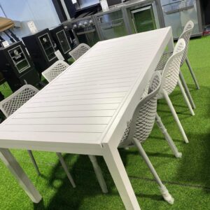 שולחן עופרי צבע לבן 2 מטר ל3.2 + 6 כסאות לואי פלסטיק